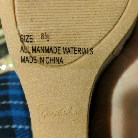 Clemance Strappy Sandal in Taupe - Picture 3 of 6